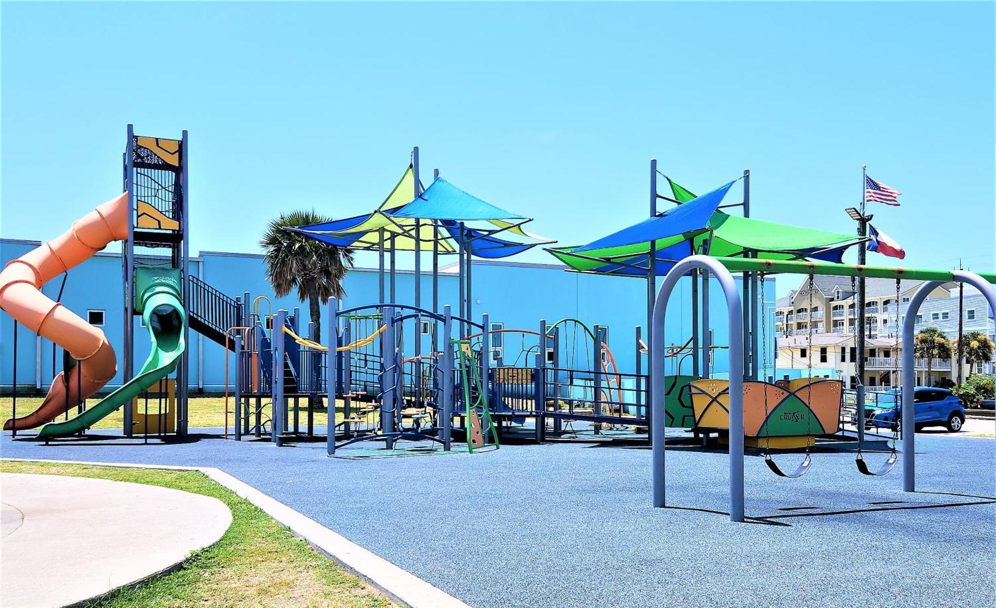 Casaazul-2605A-Couples Retreat By Beach & Pleasure Pier 1 Block Away- 2Bed 2Bath- 7 Minutes To Cruise Terminal 加尔维斯敦 外观 照片